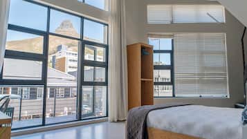 Studio with Mountain View | Premium bedding, in-room safe, free WiFi, bed sheets