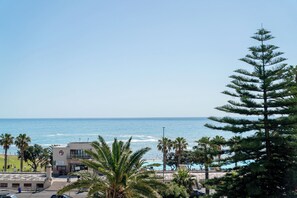 家庭开间 | 高档床上用品、客房内保险箱、免费 WiFi、床单