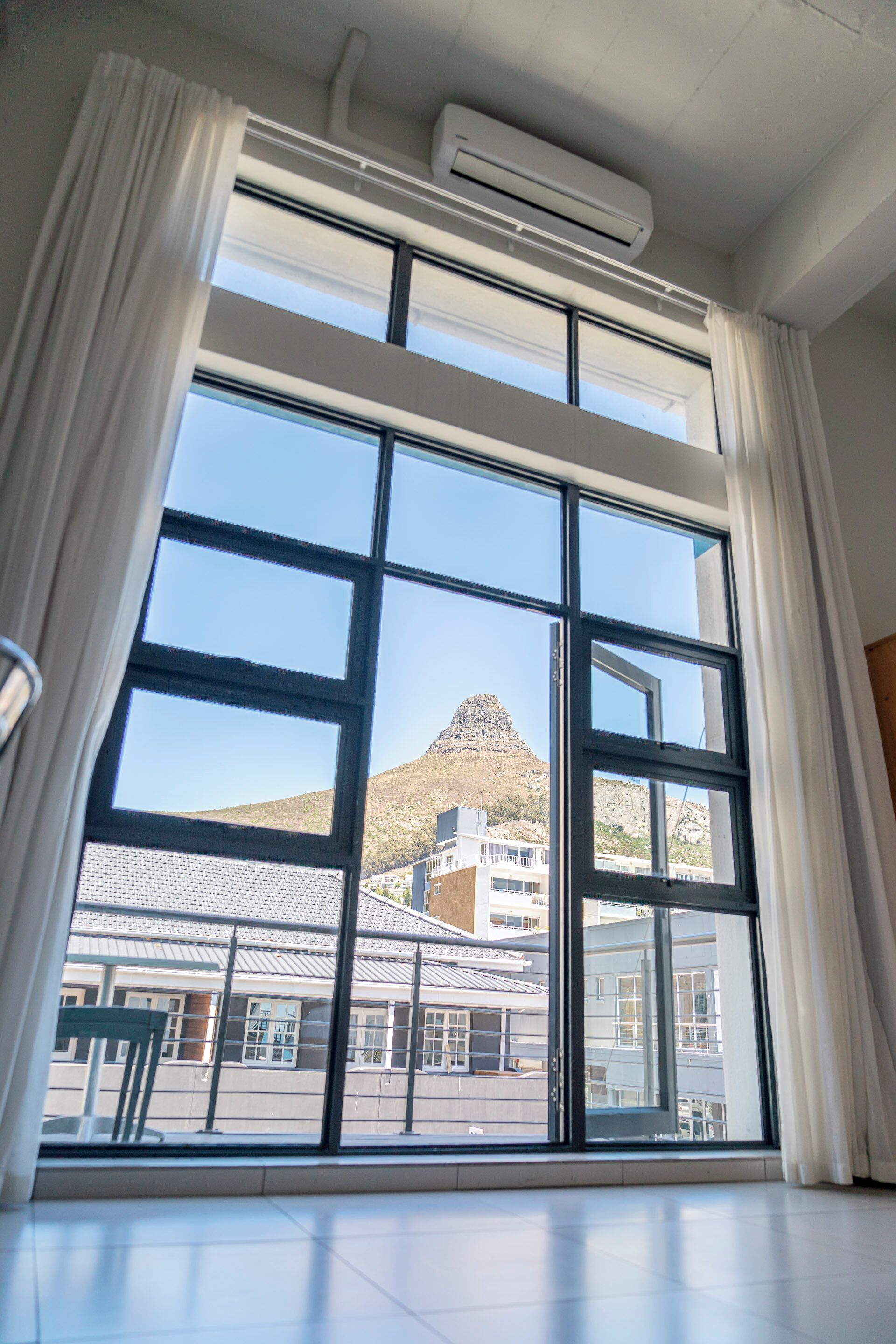 Studio with Mountain View | Premium bedding, in-room safe, free WiFi, bed sheets