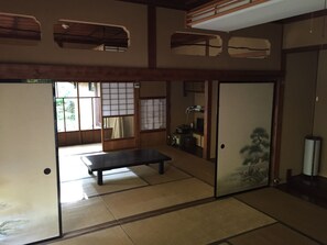 Traditionele kamer, uitzicht op rivier (Japanese Style, Private) | Uitzicht vanuit de kamer