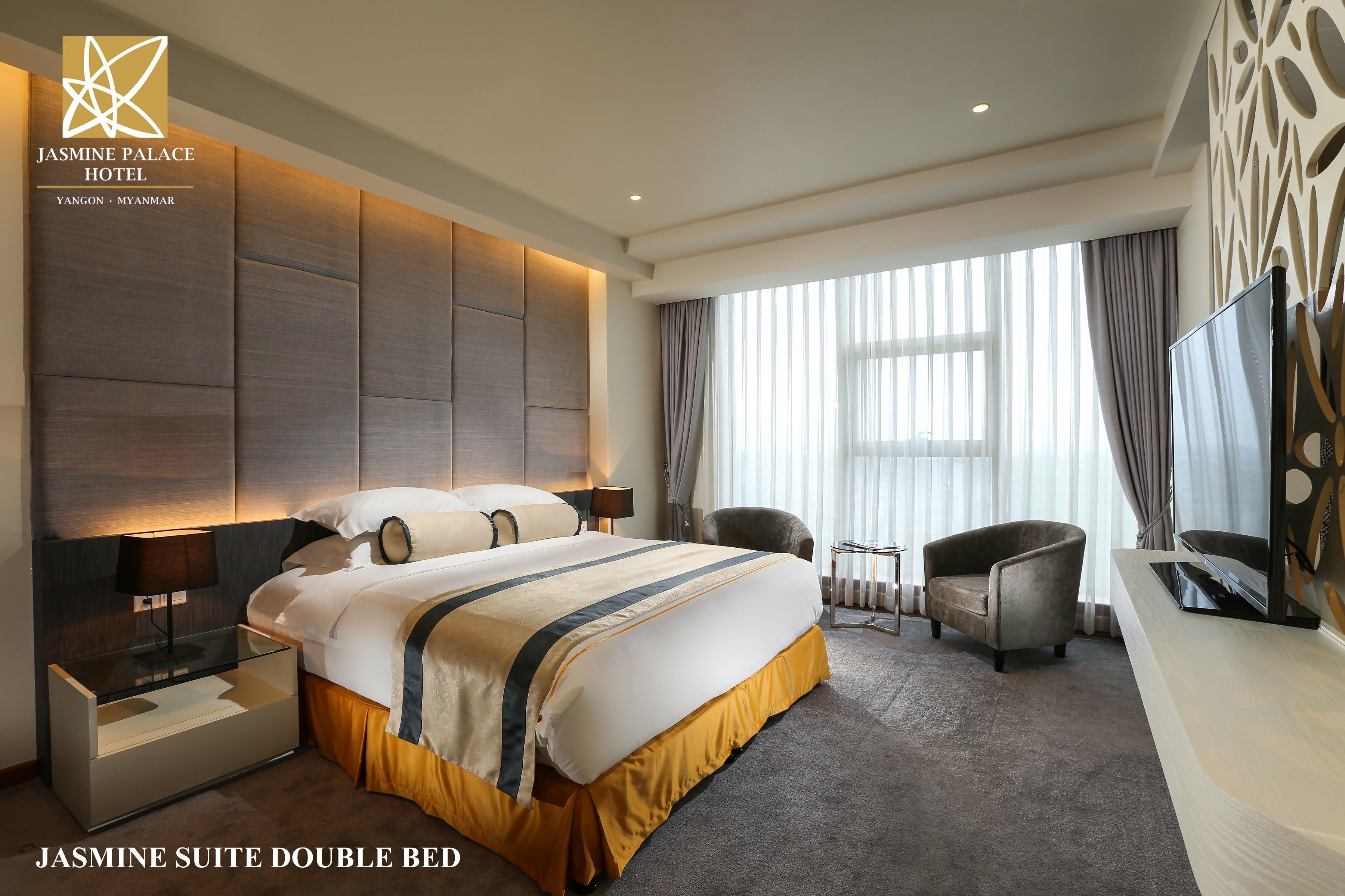 jasmine suite | free minibar, in-room safe, desk, blackout curtains