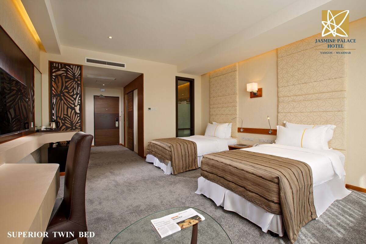 Free minibar, in-room safe, desk, blackout curtains