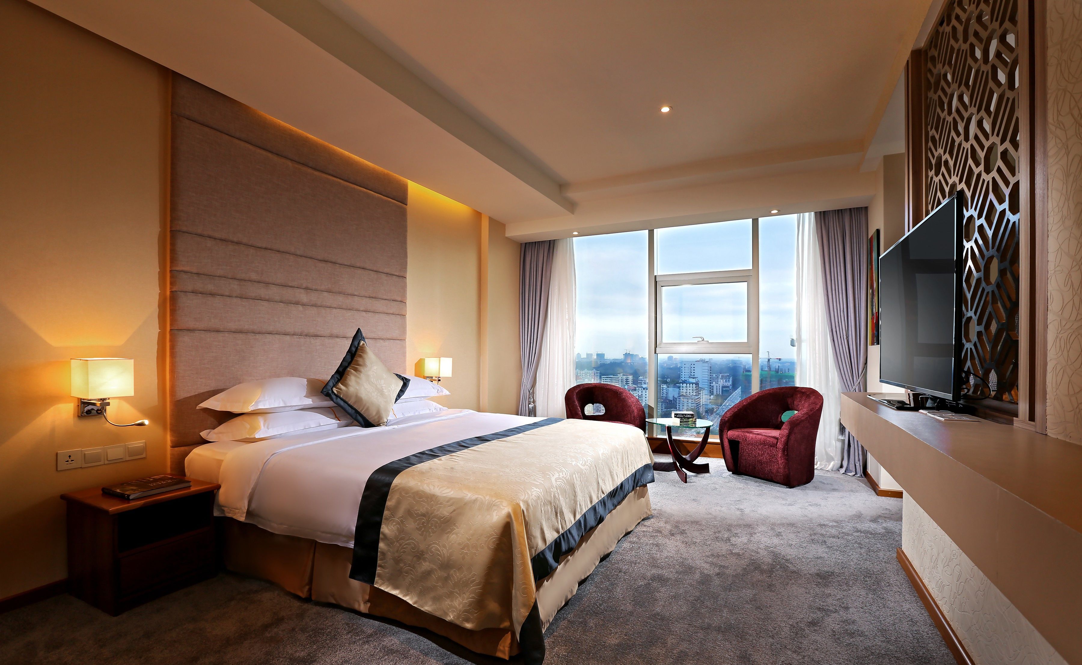 premier double room | free minibar, in-room safe, desk, blackout curtains