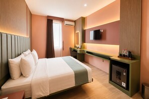 Grand-Zimmer (Deluxe) | Hochwertige Bettwaren, Zimmersafe, Schreibtisch, Verdunkelungsvorhänge