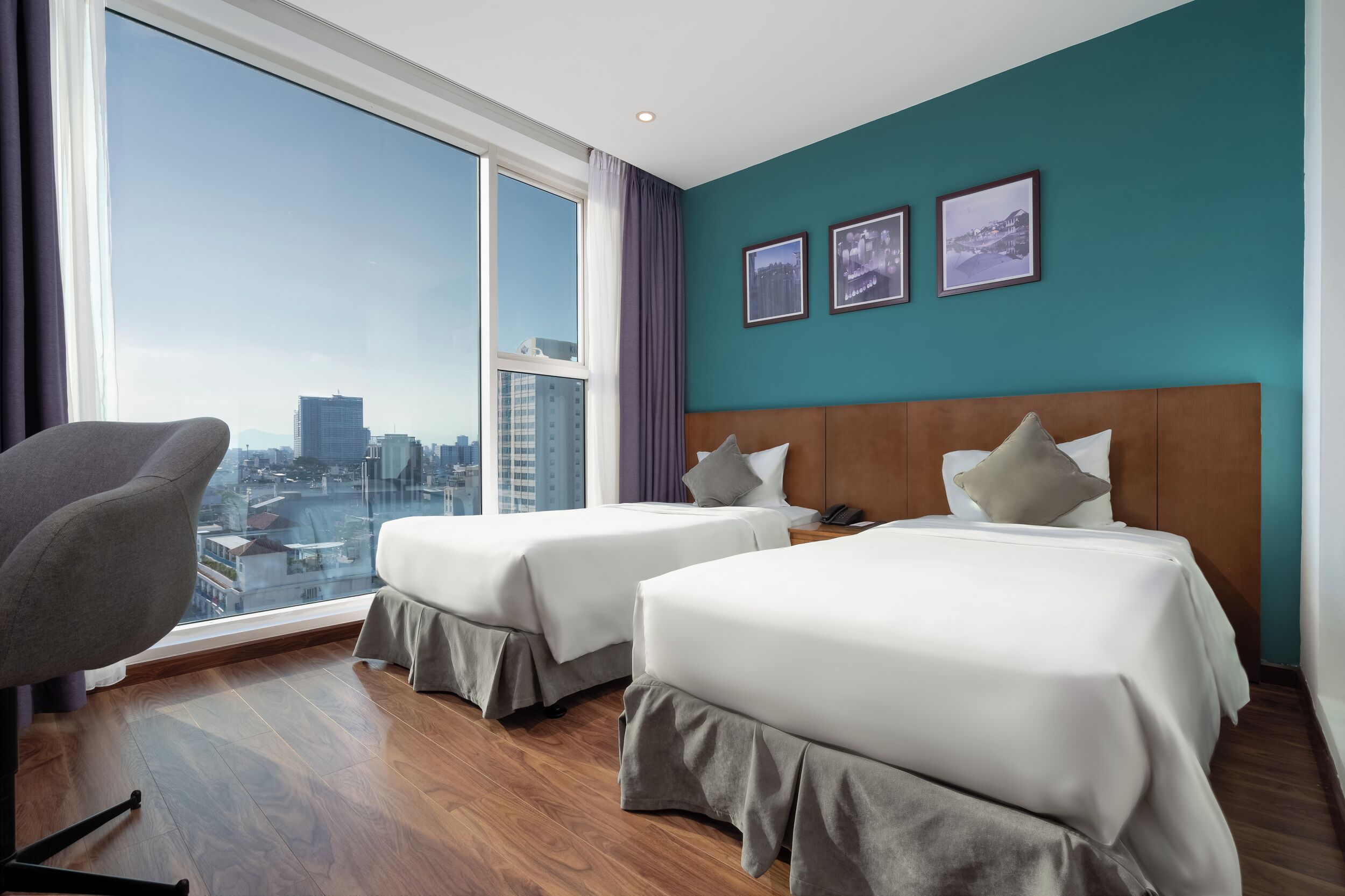 Superior Twin Room - City View | Minibar, in-room safe, desk, soundproofing