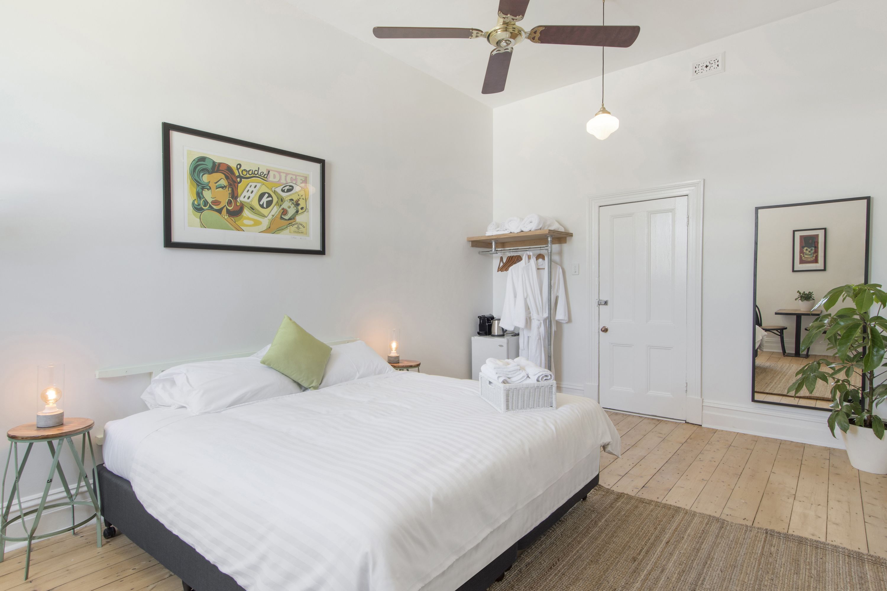 desert sessions - king room standard (shared bathroom) | individually decorated, cots/infant beds, free wifi, bed sheets