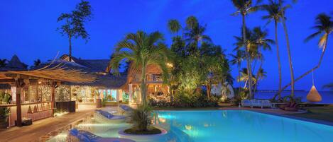 Outdoor pool, pool umbrellas, sun loungers