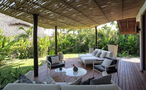 Villa – superior, hageutsikt | Terrasse/patio