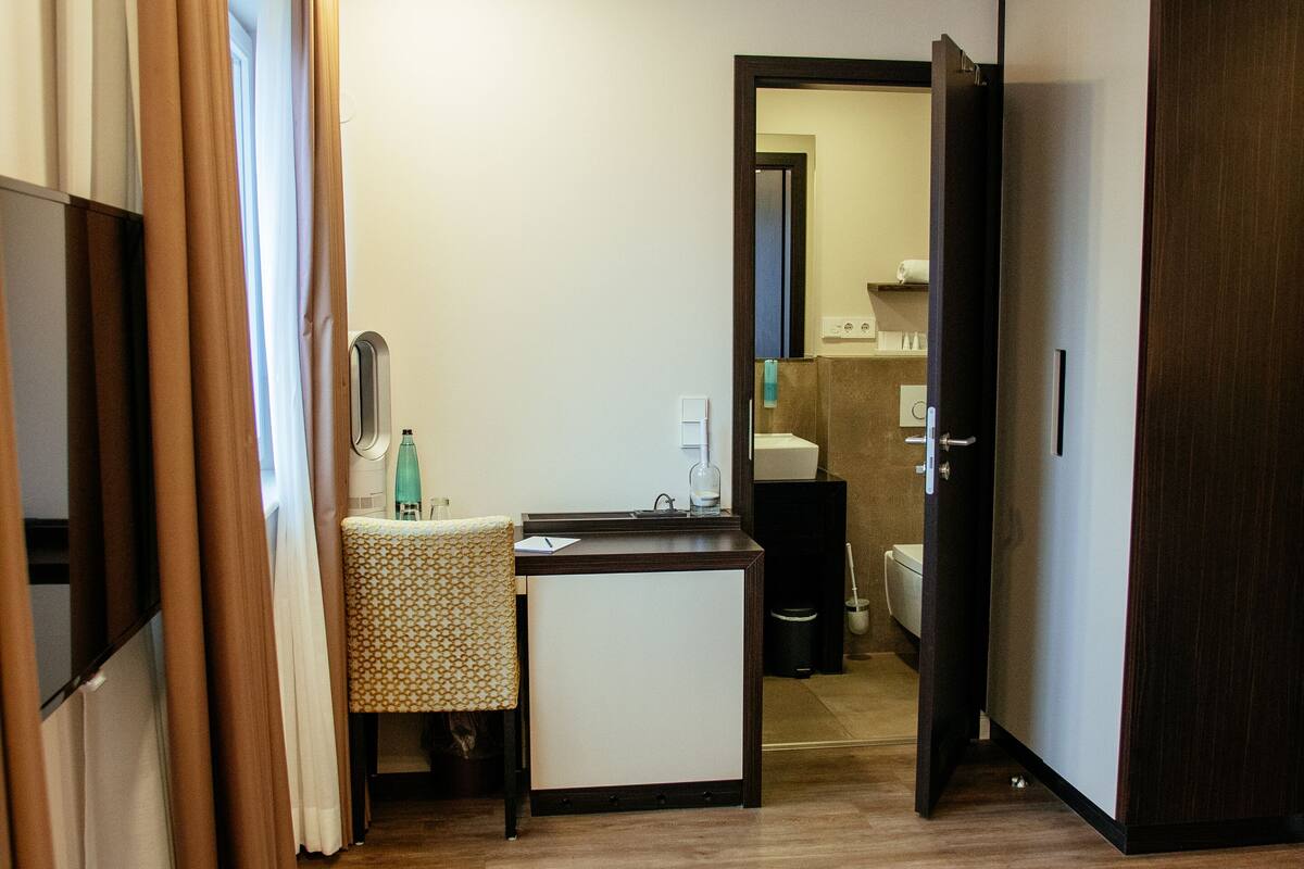 Basic Double Room | 1 bedroom, in-room safe, individually decorated, individually furnished