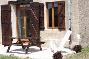 Kahden hengen superior-huone (kaksi sänkyä), näköala pihalle | Terassi/patio