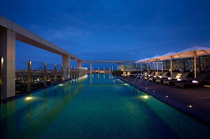 Outdoor pool, sun loungers