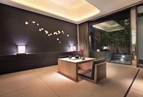 Japanese Tatami Room | Bathroom | Shower, hydromassage showerhead, hair dryer, bathrobes
