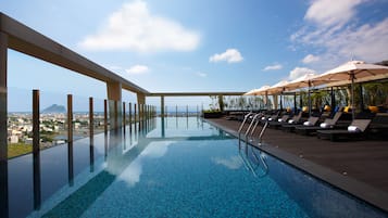 Outdoor pool, pool loungers