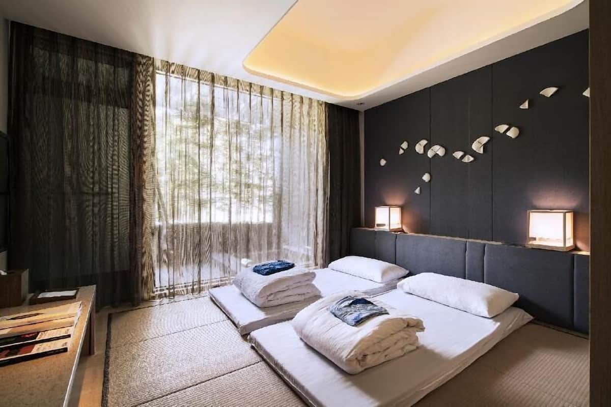 In-room safe, desk, soundproofing, free cribs/infant beds