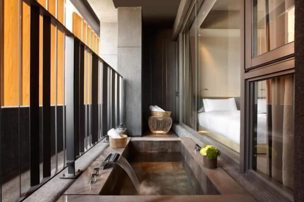 In-room safe, desk, soundproofing, free cribs/infant beds