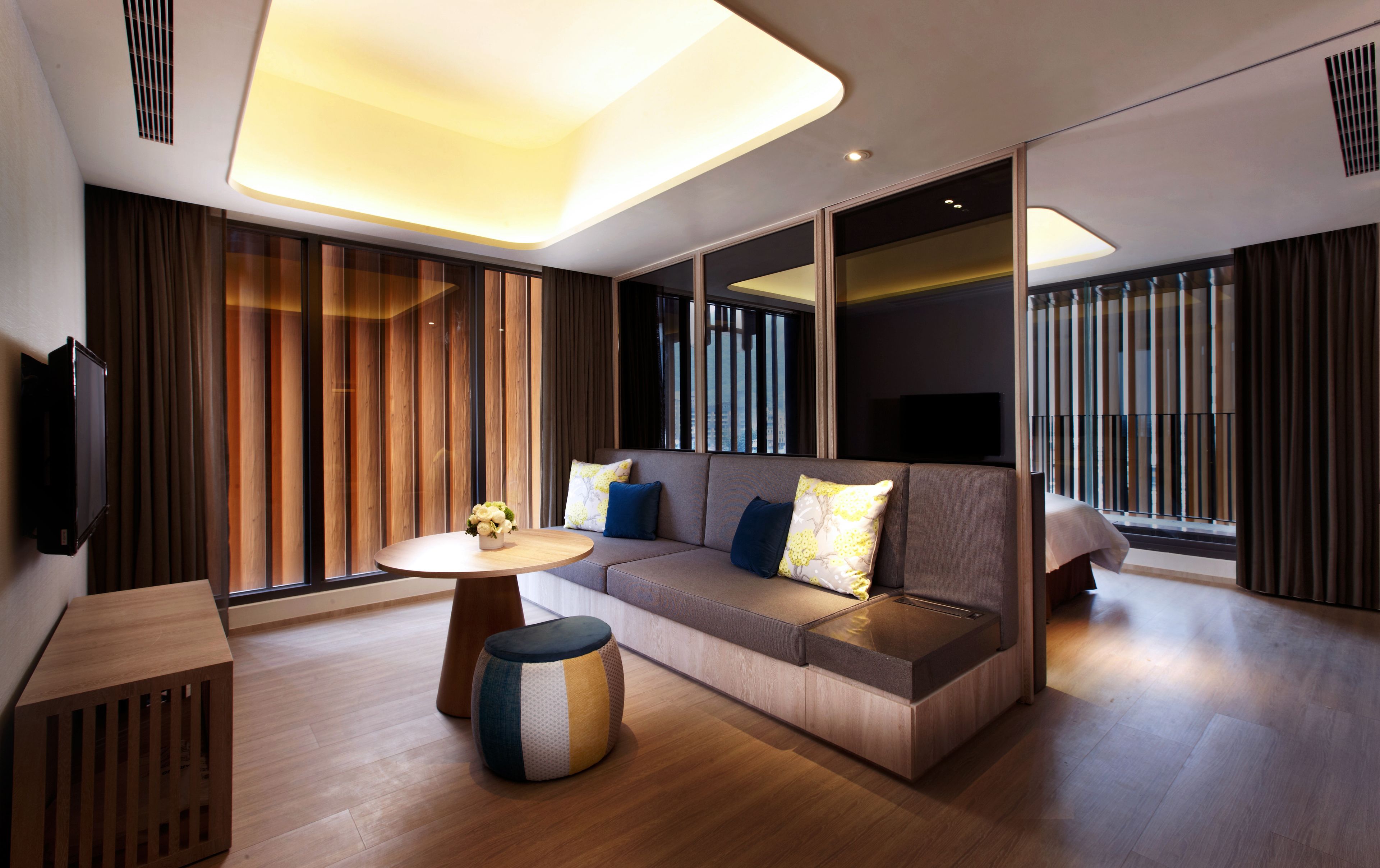 deluxe suite | 1 bedroom, in-room safe, desk, soundproofing