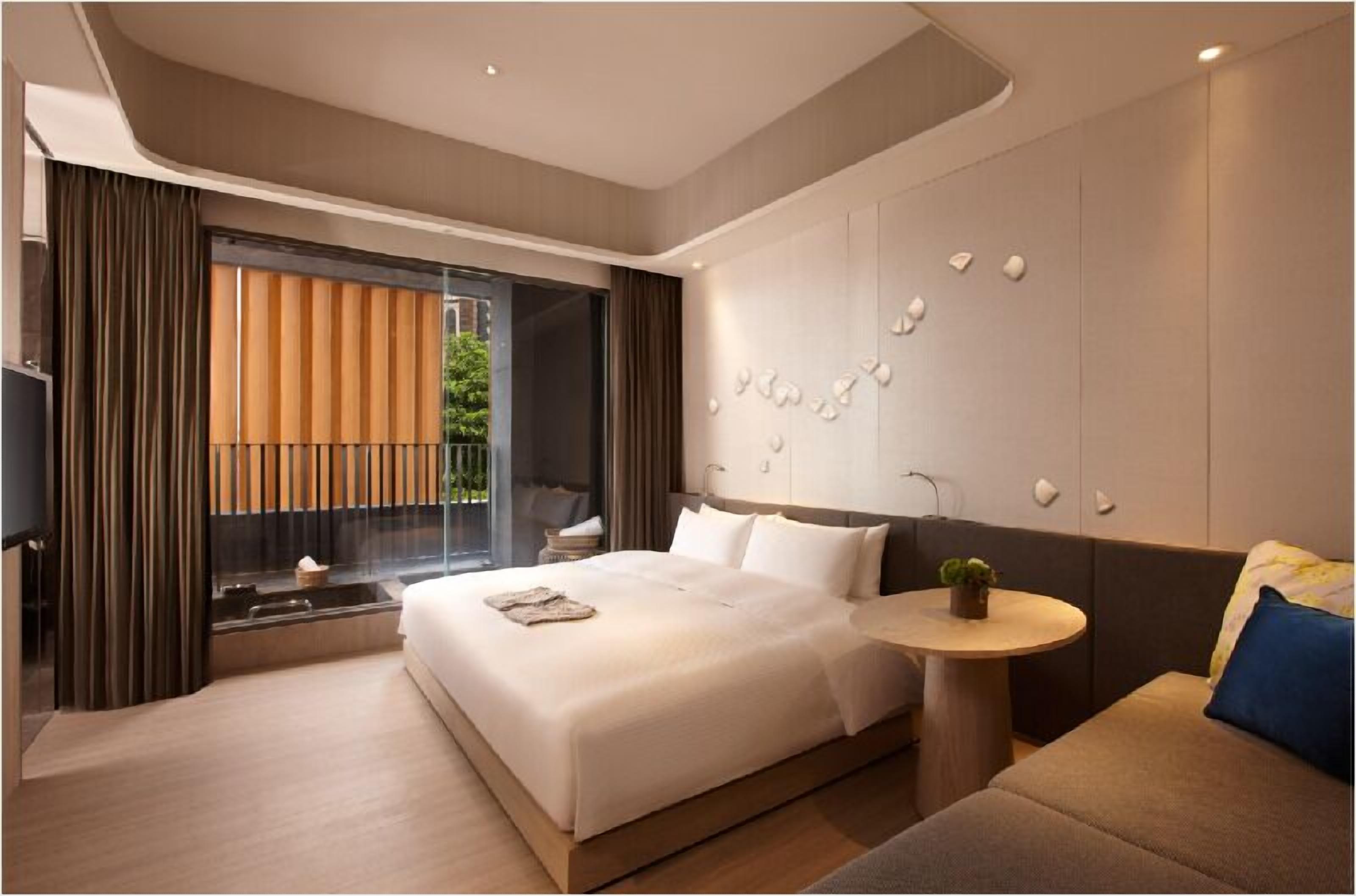 In-room safe, desk, soundproofing, free cribs/infant beds