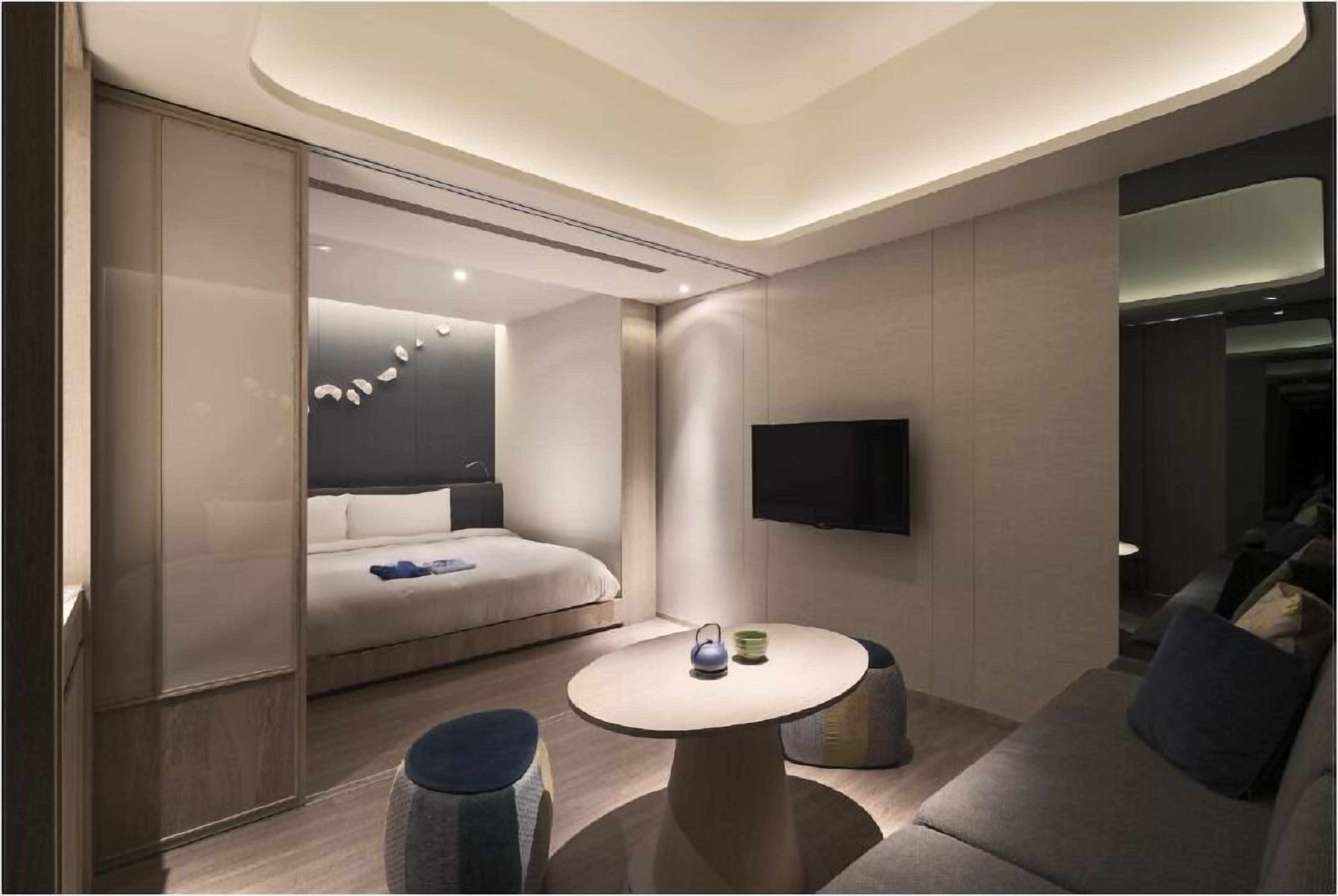 In-room safe, desk, soundproofing, free cribs/infant beds