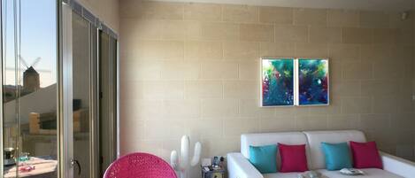 위성 채널 시청이 가능한 42인치 평면 TV, TV