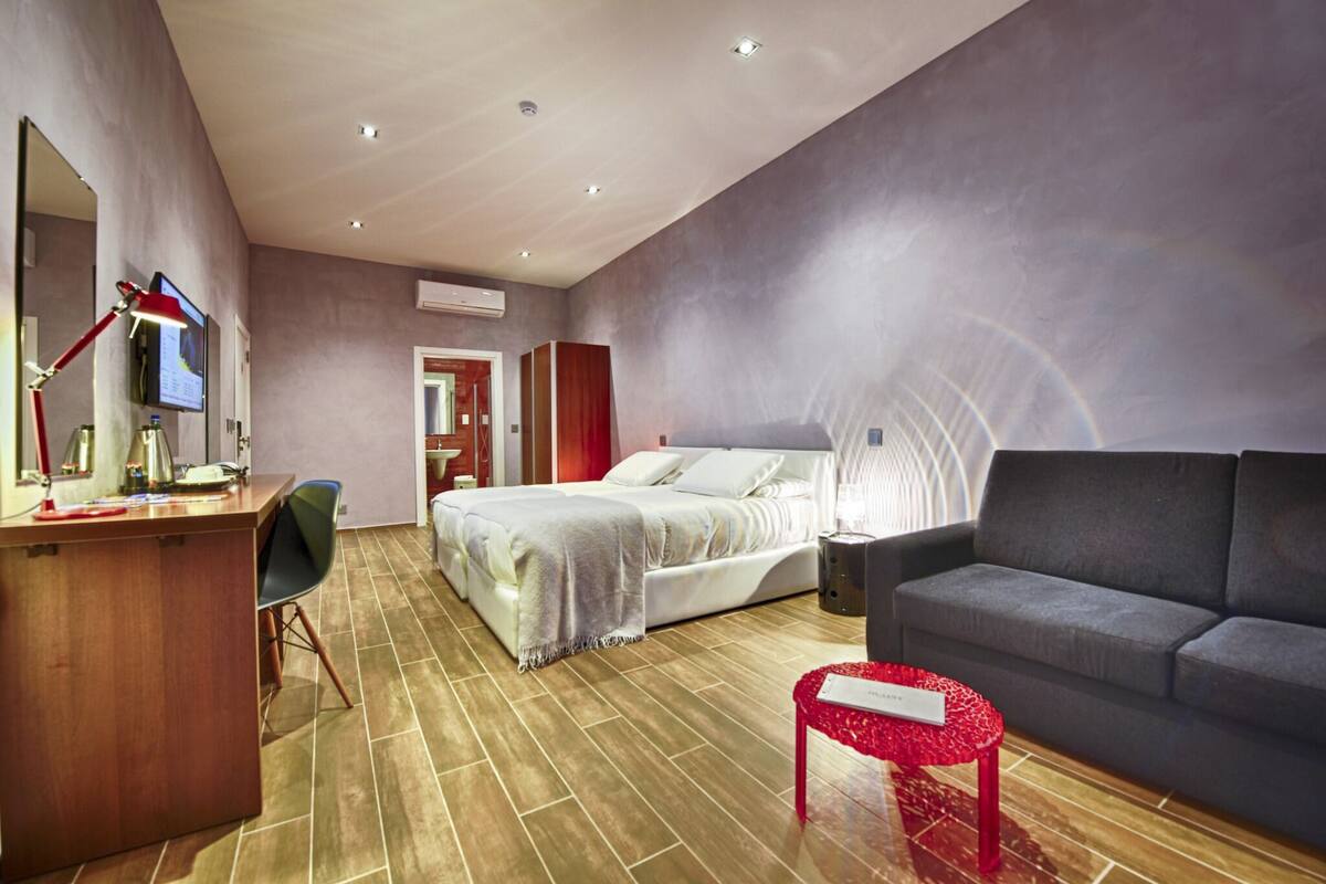 In-room safe, desk, iron/ironing board, free WiFi