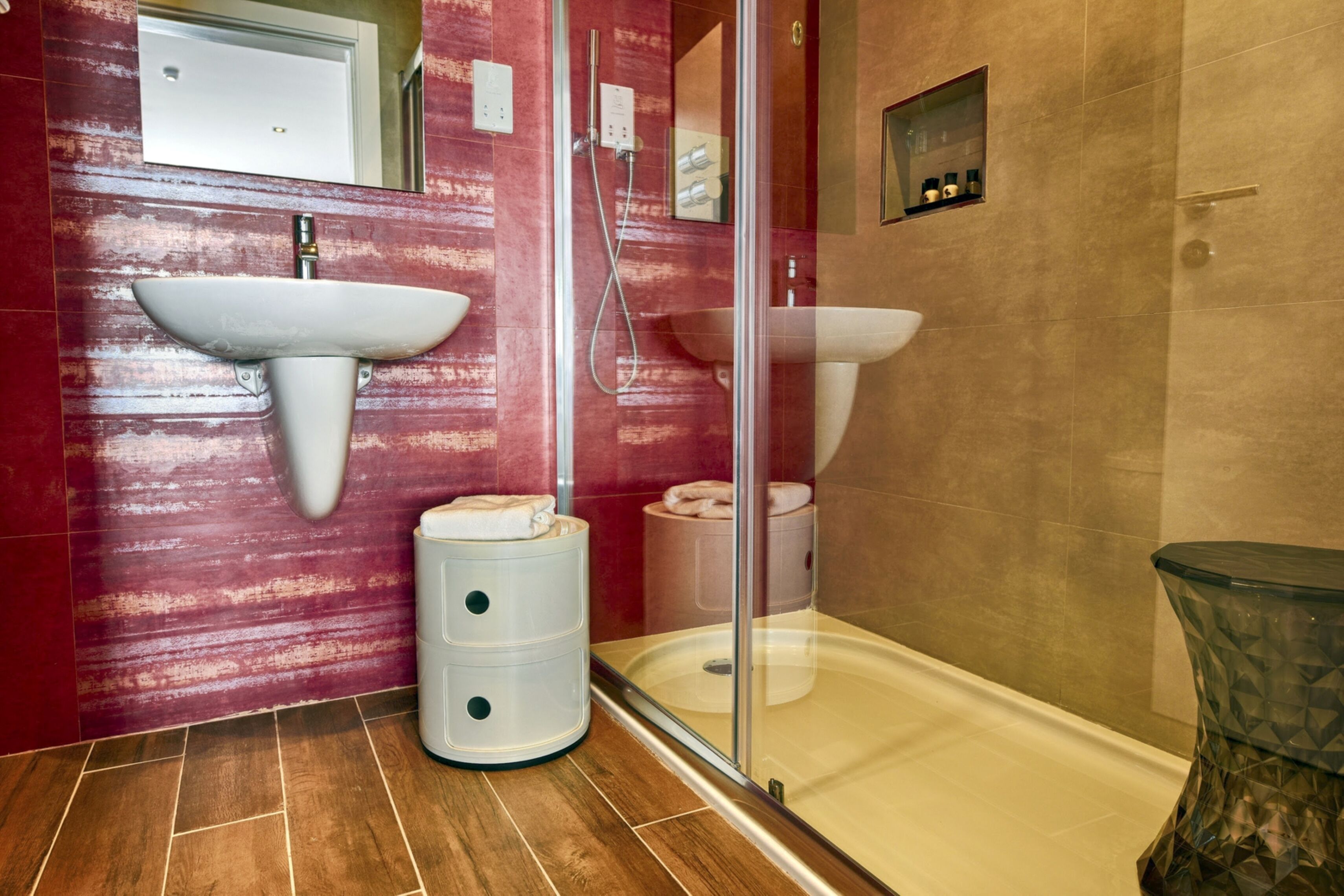 comfort room (twin beds x2 available on request) | bathroom | designer toiletries, hair dryer, towels, soap