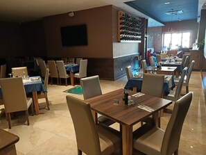 Breakfast area - Quaint Boutique Hotel Xewkija (Xewkija)