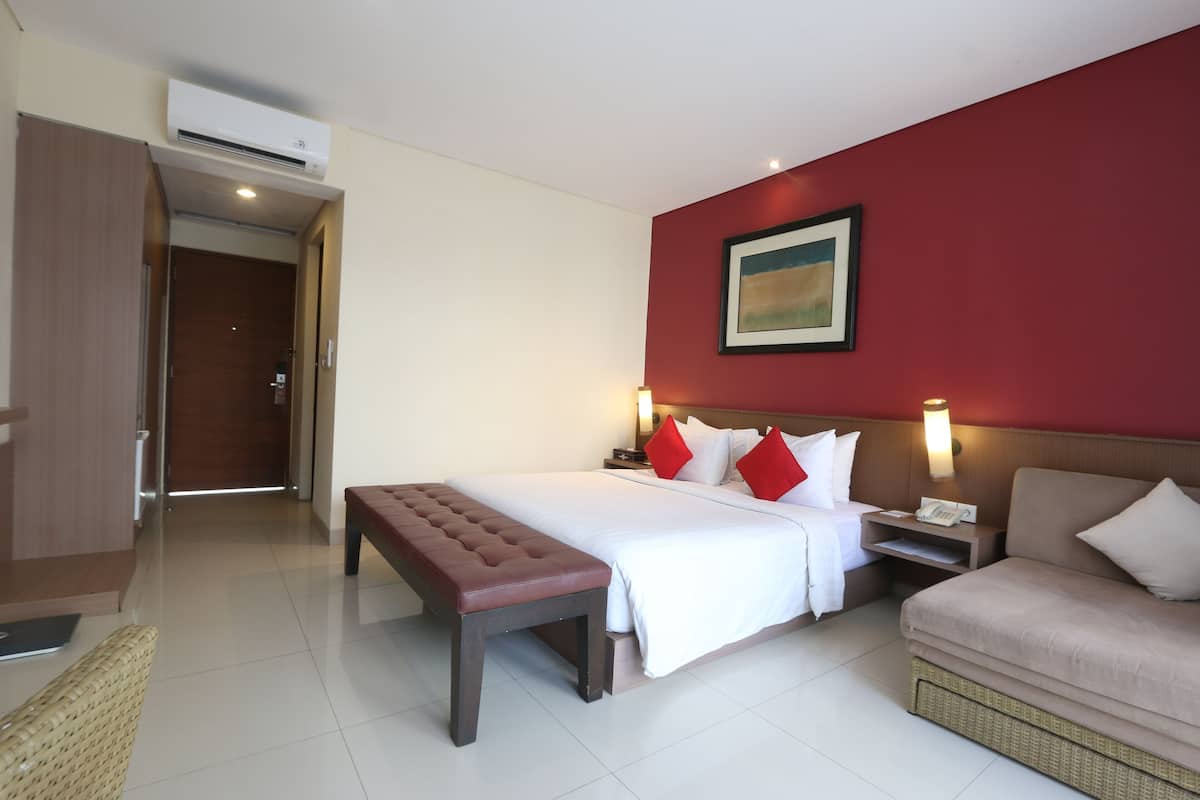 Grand Deluxe Room Upper Floor with Bathtub