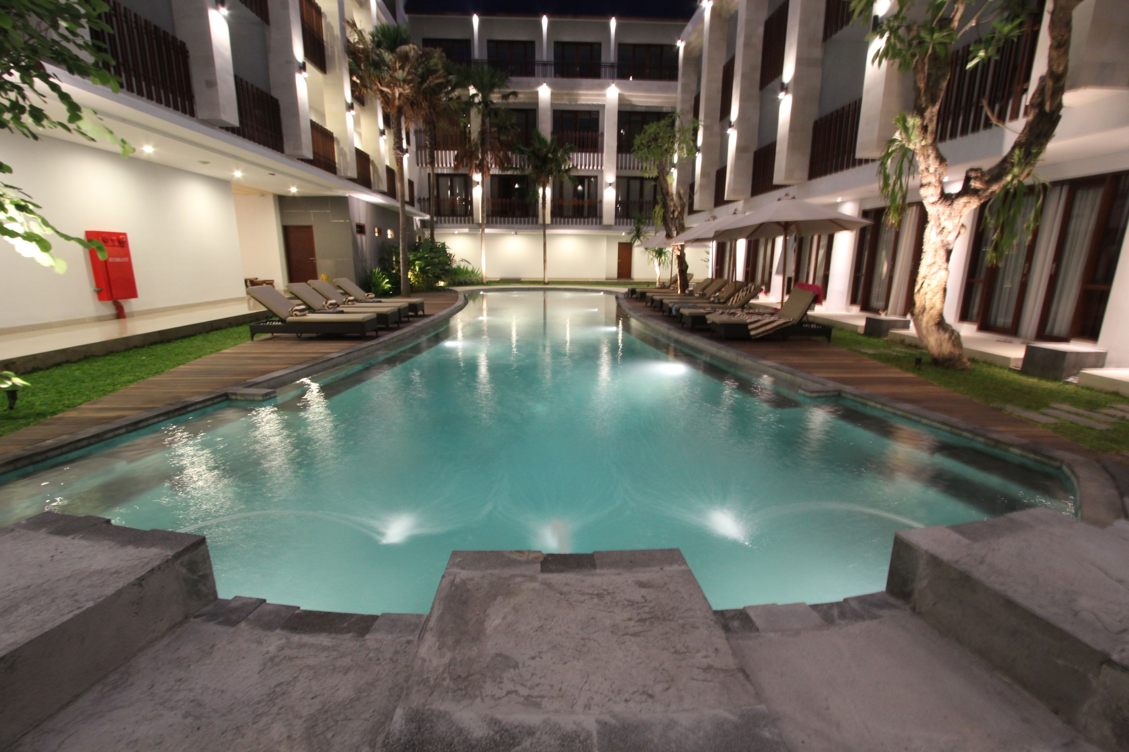 outdoor pool, pool loungers