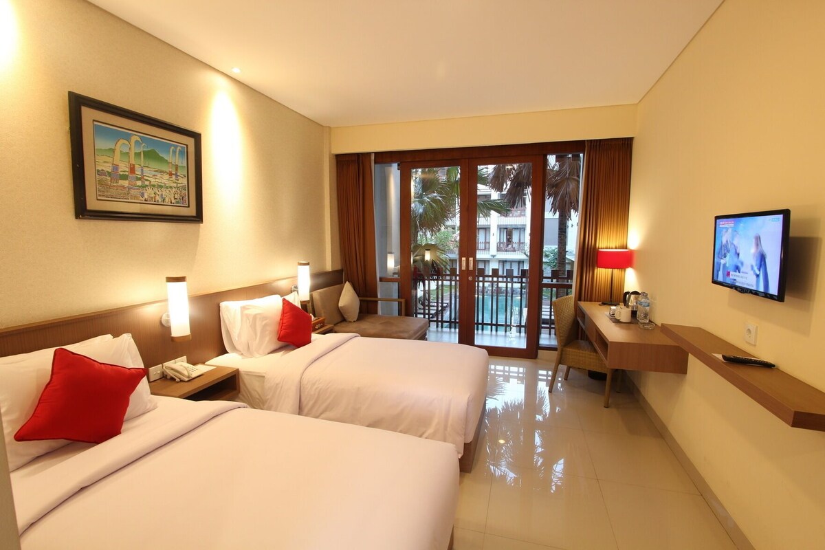 Minibar, in-room safe, desk, blackout curtains