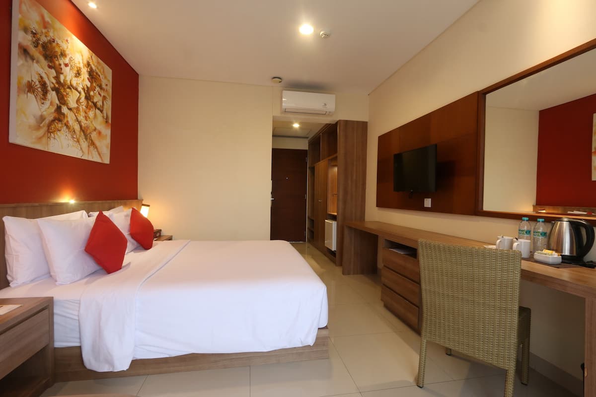 Minibar, in-room safe, desk, blackout curtains