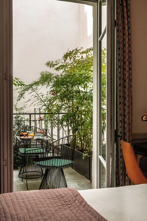 Classic Cosy Room | Courtyard view - Hôtel Adèle & Jules (Paris)