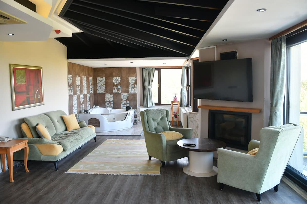 Exclusive Room, 1 King Bed with Sofa bed, Sauna, Sea View | Minibar, in-room safe, soundproofing, free WiFi