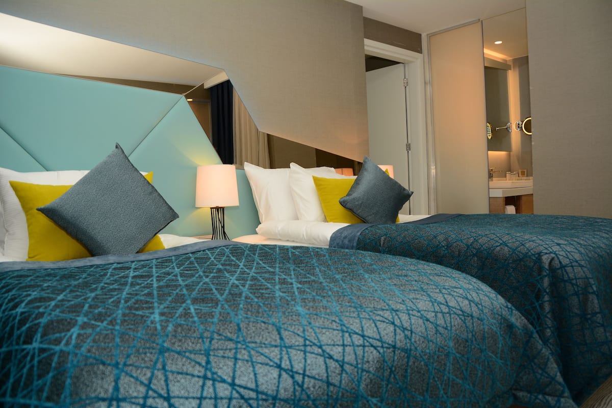 Family Suite | Minibar, in-room safe, soundproofing, free WiFi