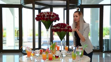 3 bars, 2 bars en bord de piscine