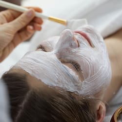 Gommages corporels, soins du visage