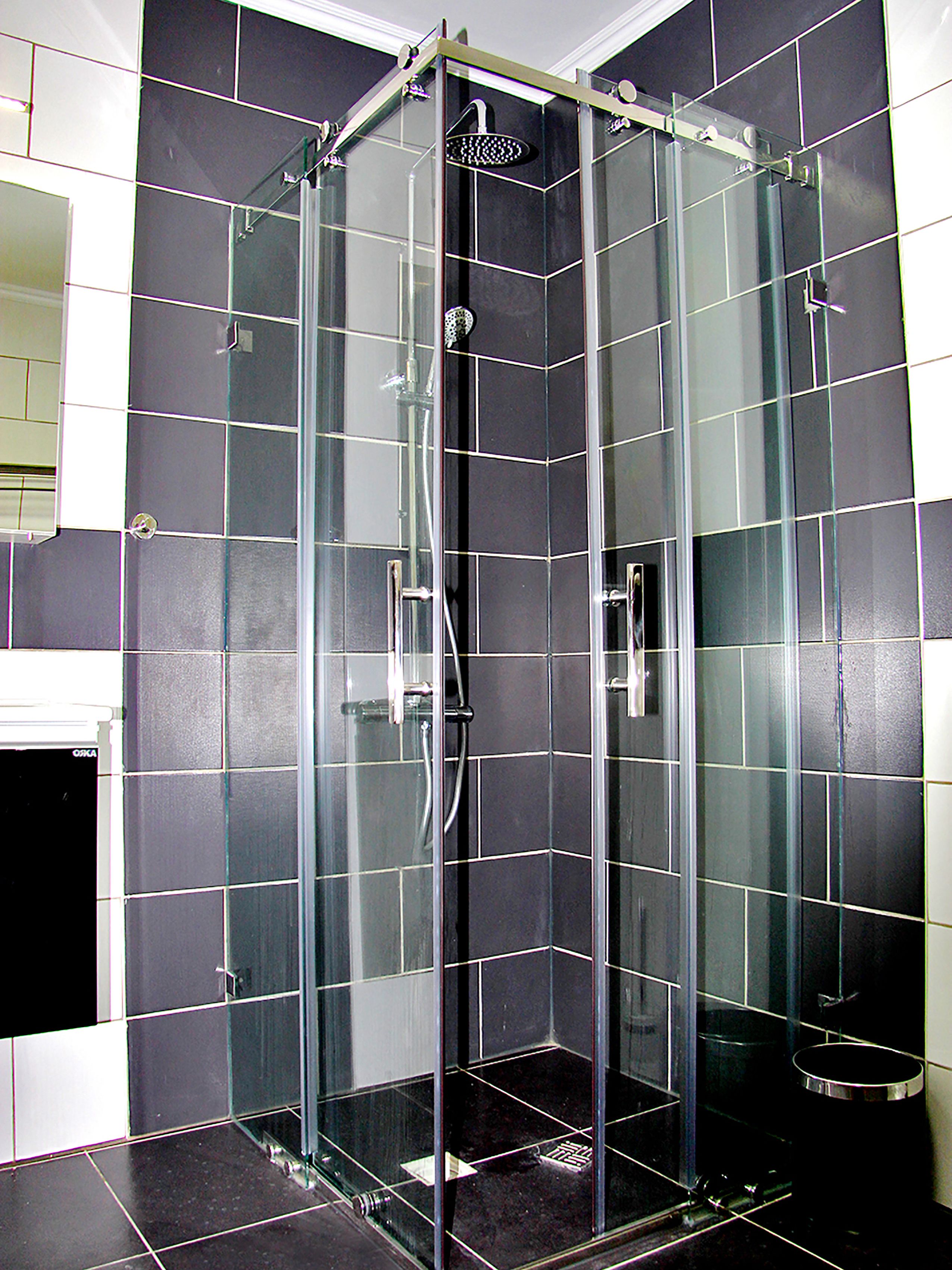 standard double room | bathroom shower