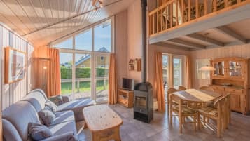 House (Seeschwalbe Classic) | Living room | Flat-screen TV