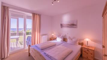 Soundproofing, cots/infant beds, free wired Internet