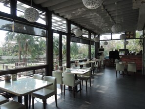 Free daily full breakfast