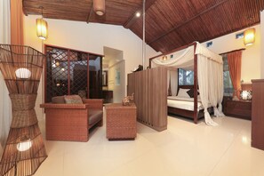 Romantic House, 1 Double Bed, Non Smoking, Jetted Tub | Premium bedding, down comforters, individually decorated - The House Of Water (Dongshan)