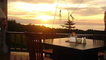 Breakfast, lunch, dinner served; Indonesian cuisine, pool views