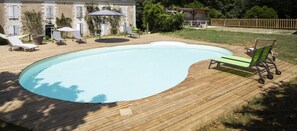 Seasonal outdoor pool, pool umbrellas, sun loungers