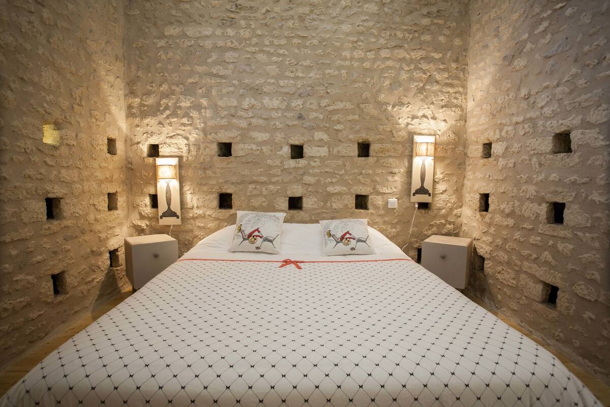 Premium suite, bubbelbad | Luxe beddengoed, geluiddichte muren, babybedden (toeslag), gratis wifi