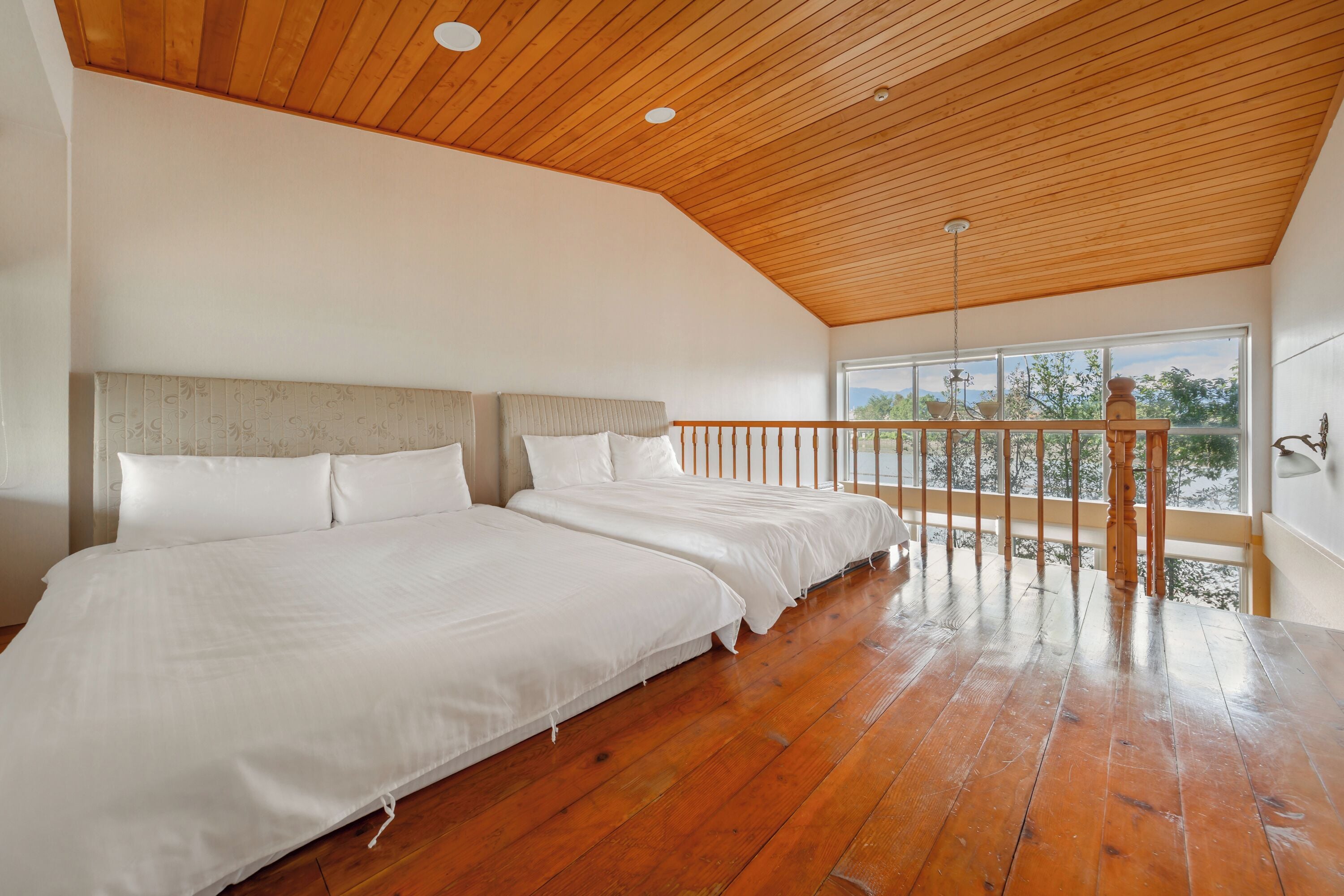 Blackout curtains, free WiFi, bed sheets