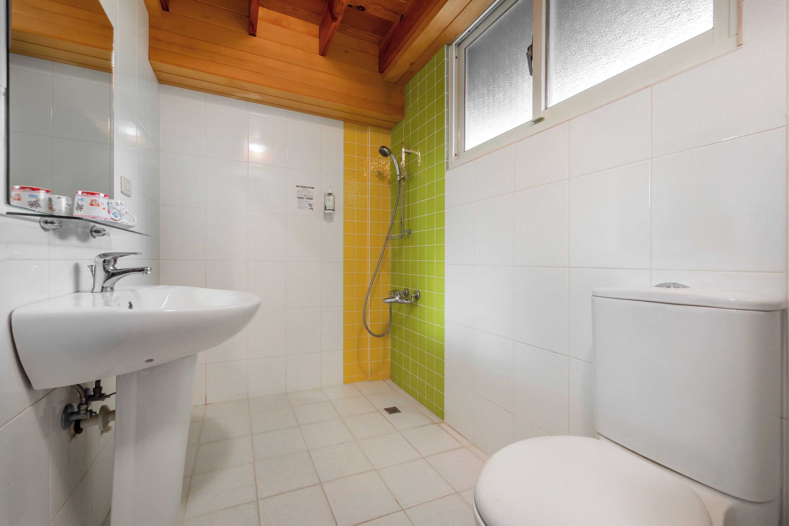 Wood Cottage | Bathroom | Hair dryer, slippers, towels, shampoo