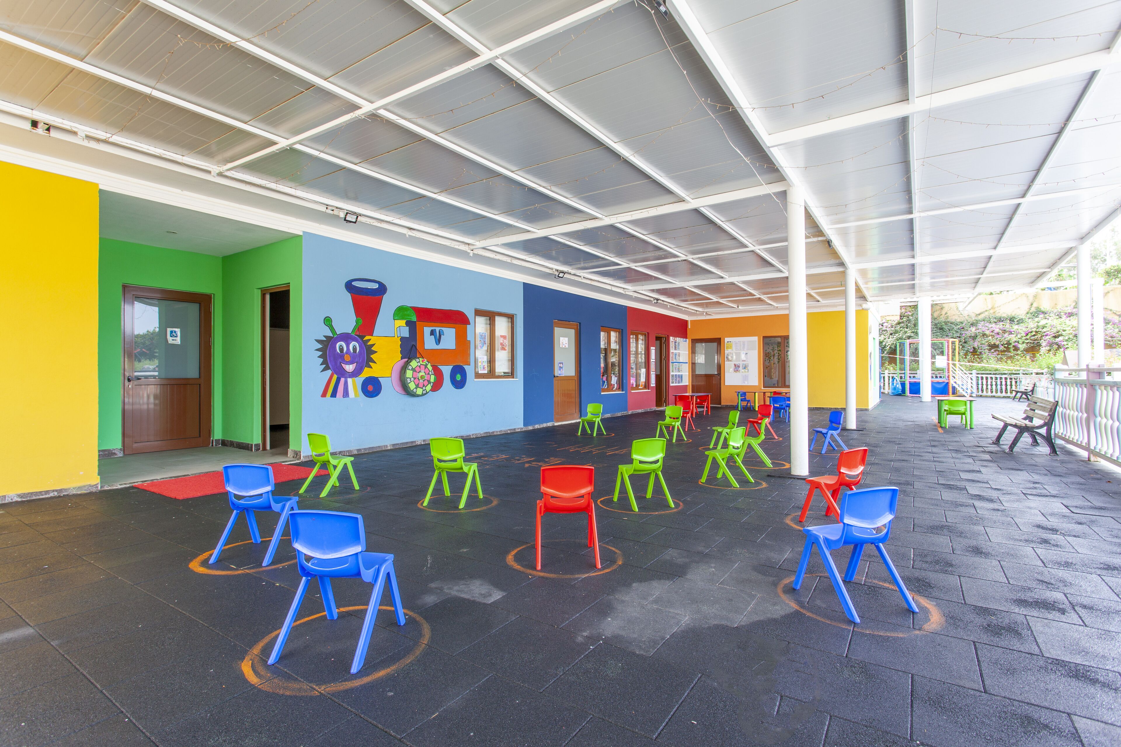 children’s play area – outdoor