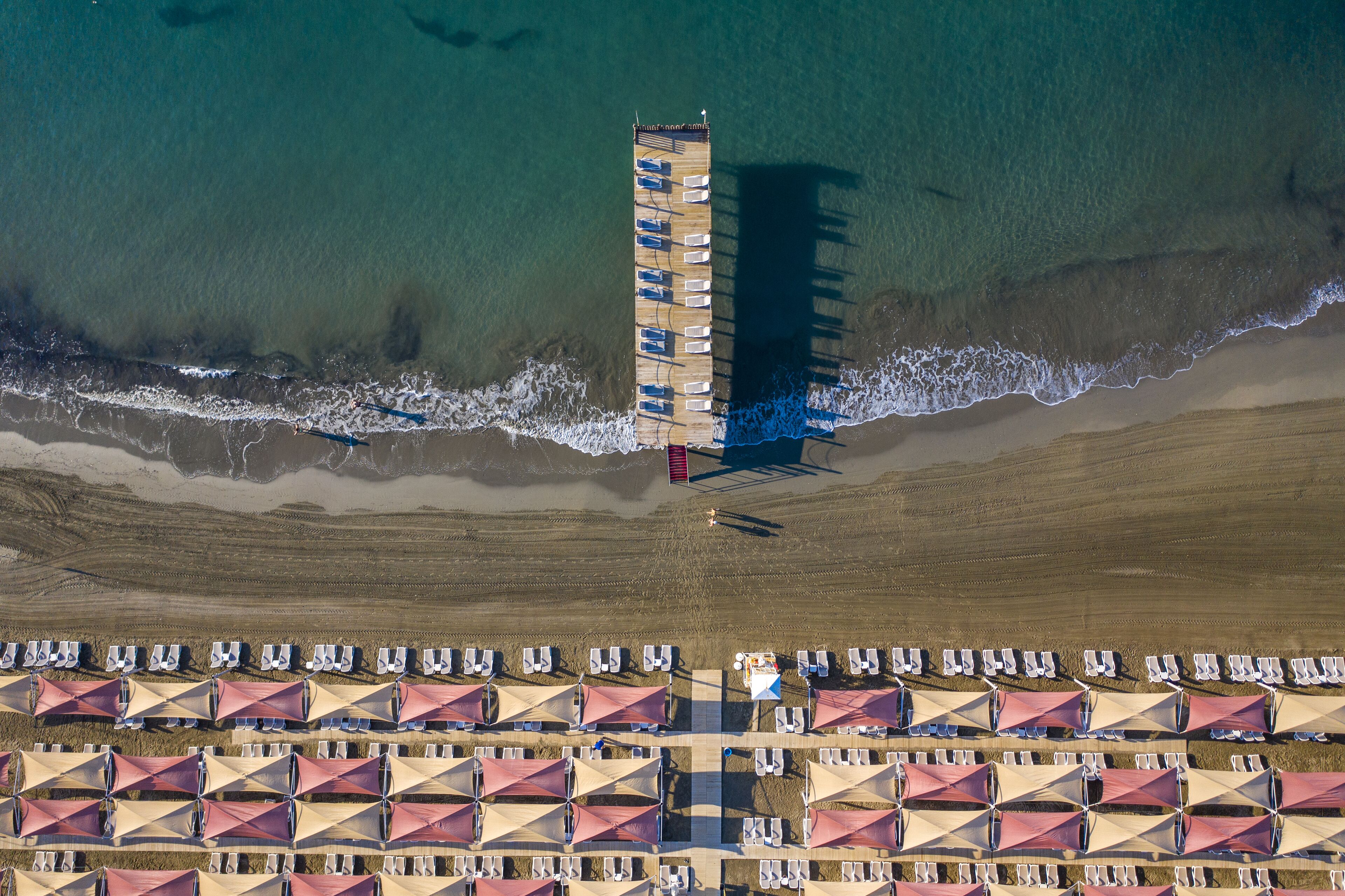 Private beach, free beach cabanas, sun-loungers, beach umbrellas
