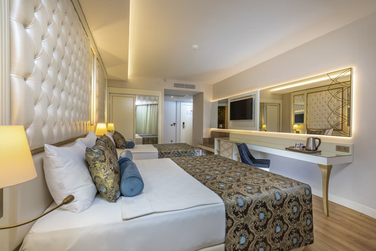 premium bedding, free minibar, in-room safe, desk