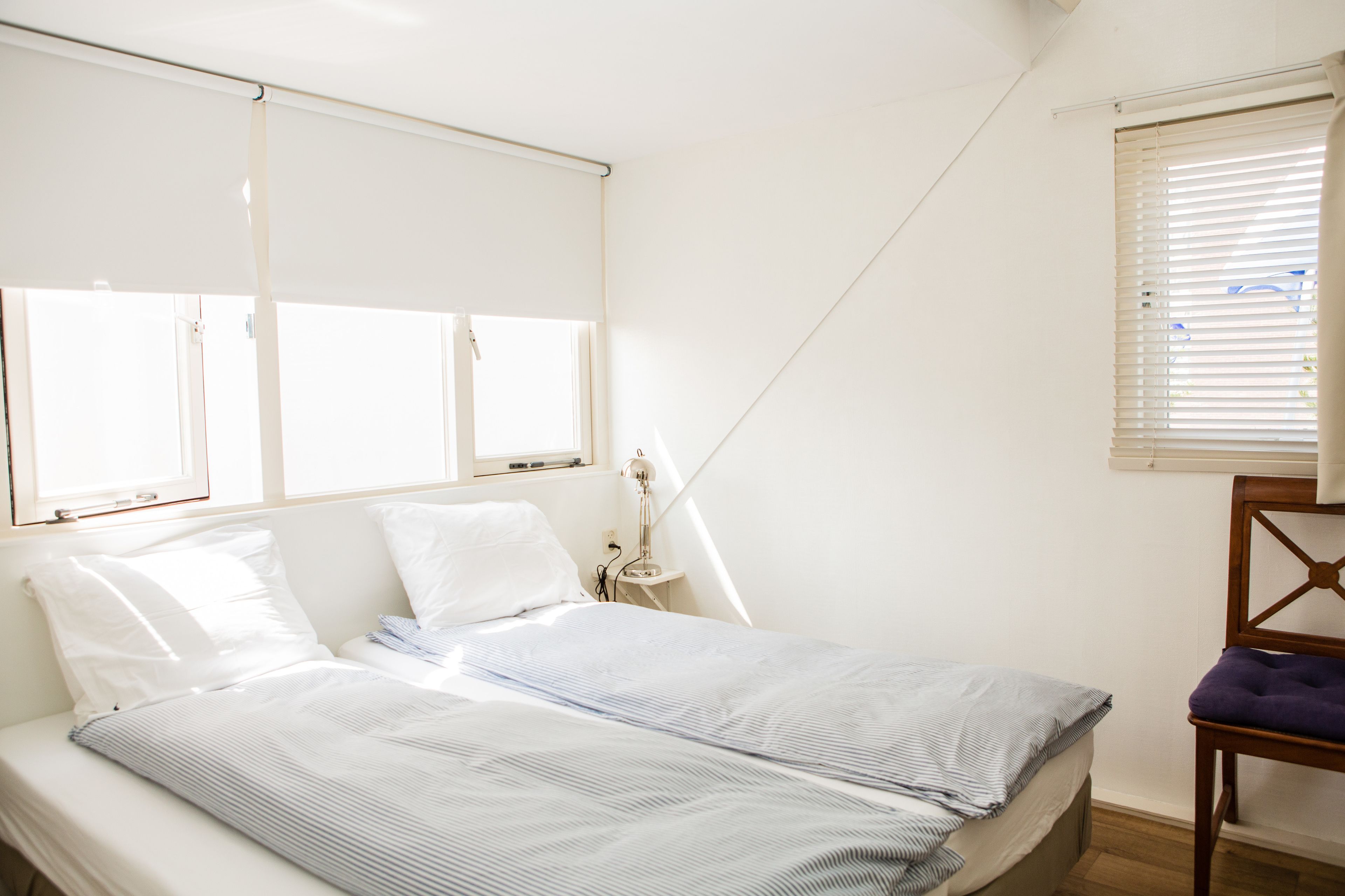 华丽套房, 1 张特大床 | 羽绒被、笔记本电脑工作区、隔音、熨斗/熨板