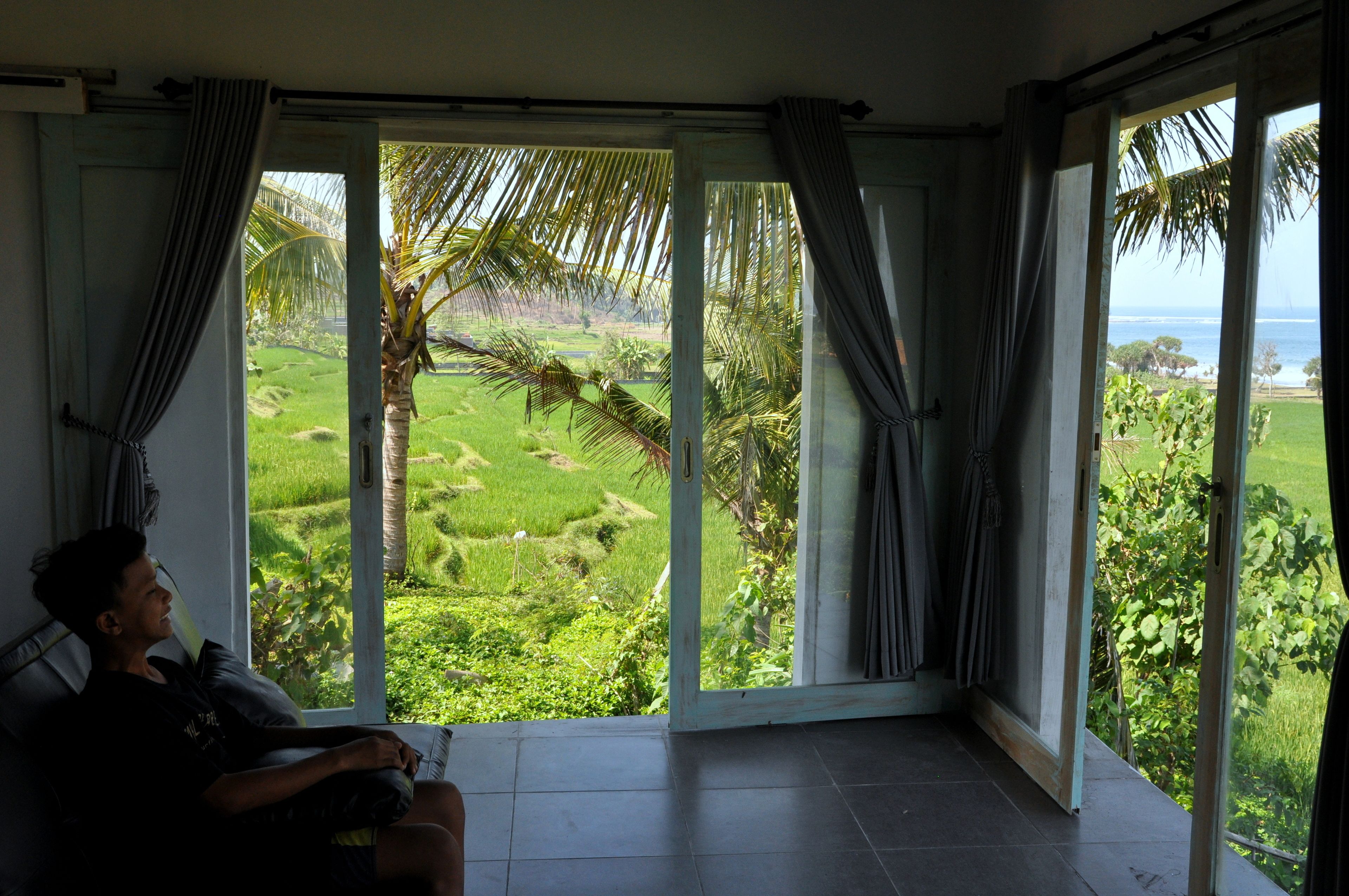 Individually decorated, individually furnished, bed sheets